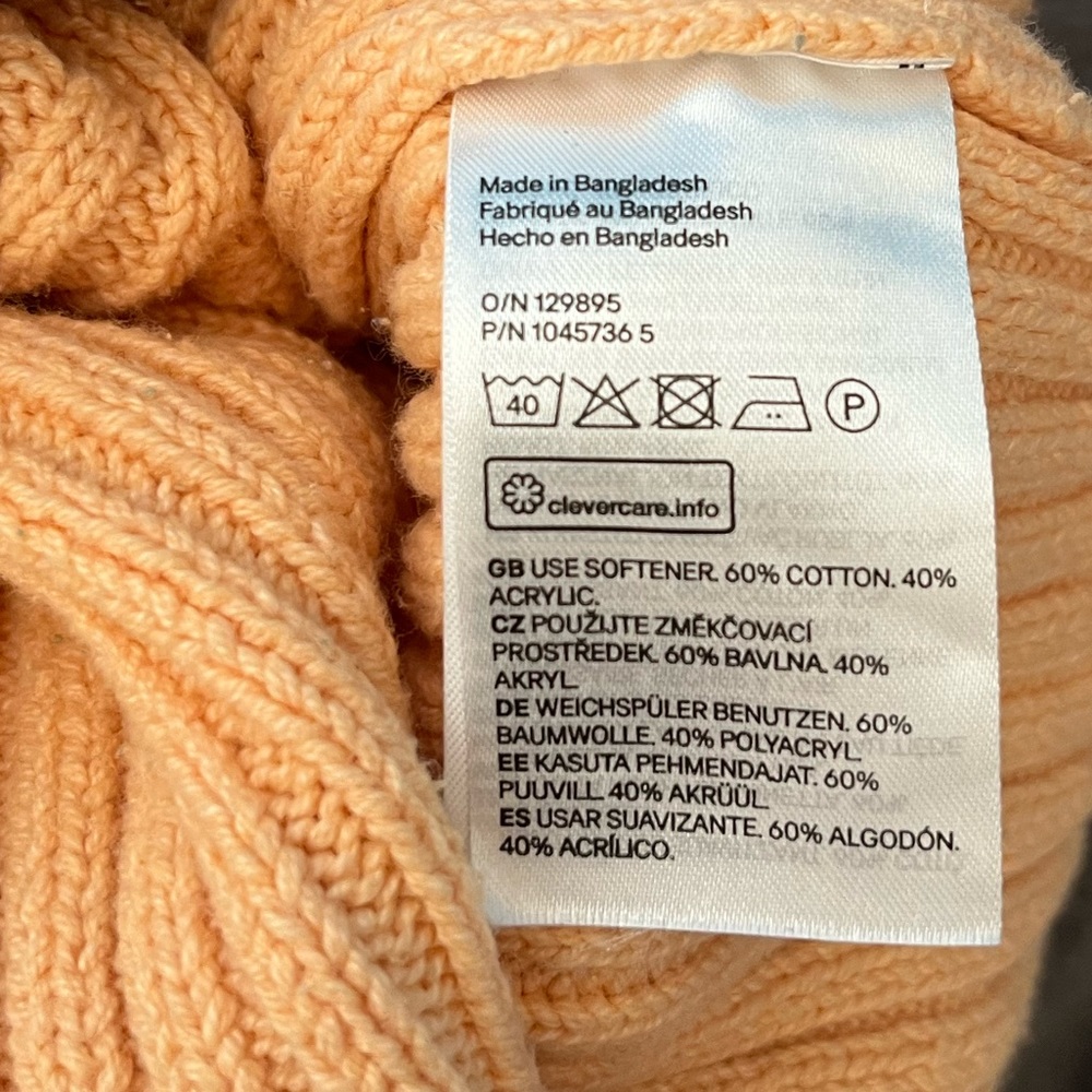 H & M peach colored oversized cropped sweater - Picture 4 of 7